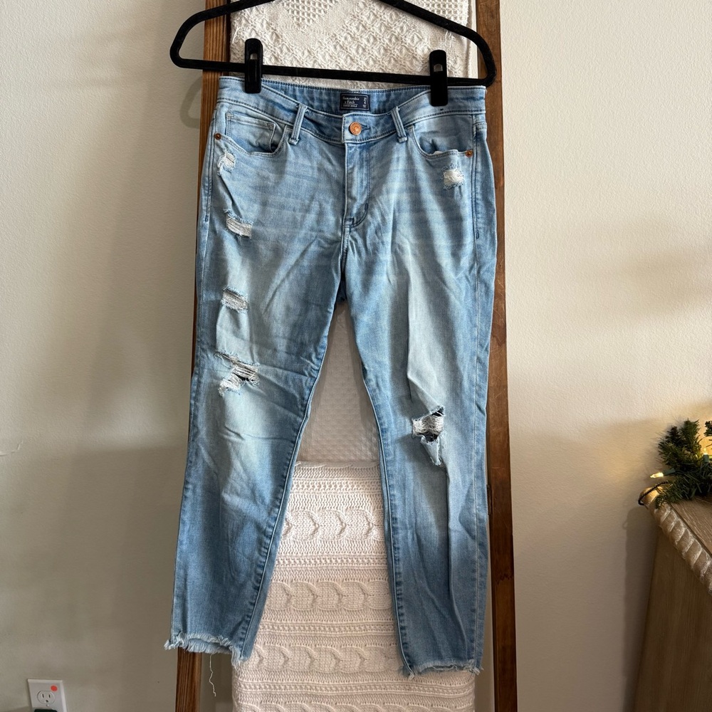 Abercrombie & Fitch Harper Ankle Distressed Jeans